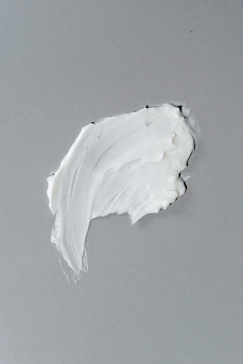 California Born aplicación en cabello húmedo para control de frizz y acabado natural
