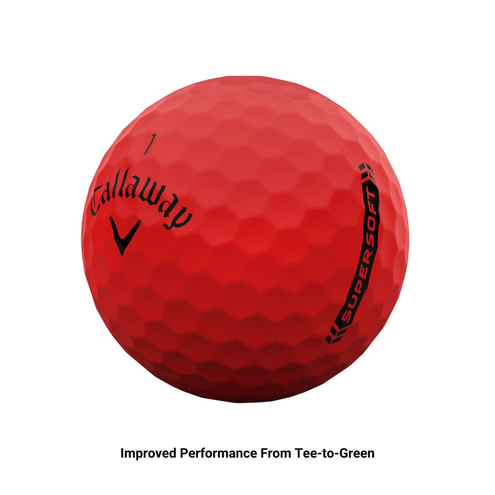 Callaway Supersoft 2023 en chip cerca del green demostrando control de spin