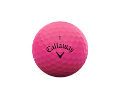 Callaway putt en green con Supersoft rosa, mejora control y tacto