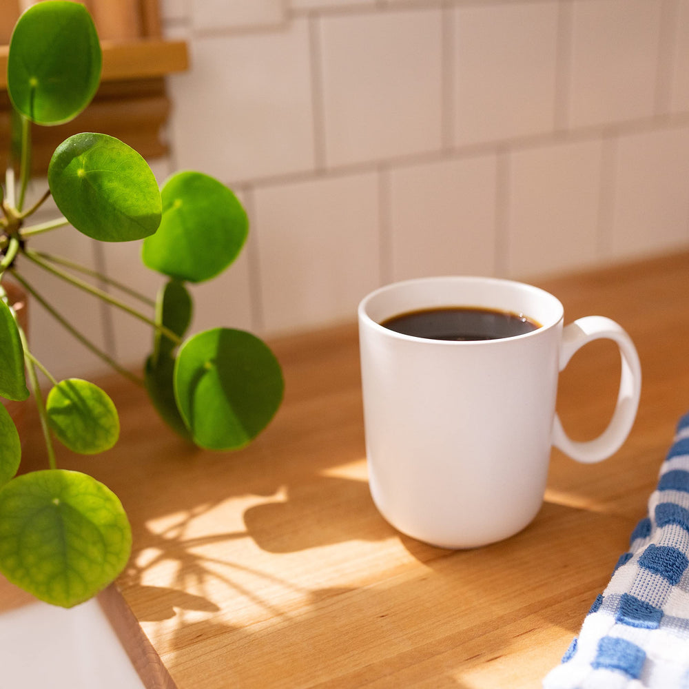 Cameron's Coffee escena de cocina con desayuno y beneficio de rutina diaria