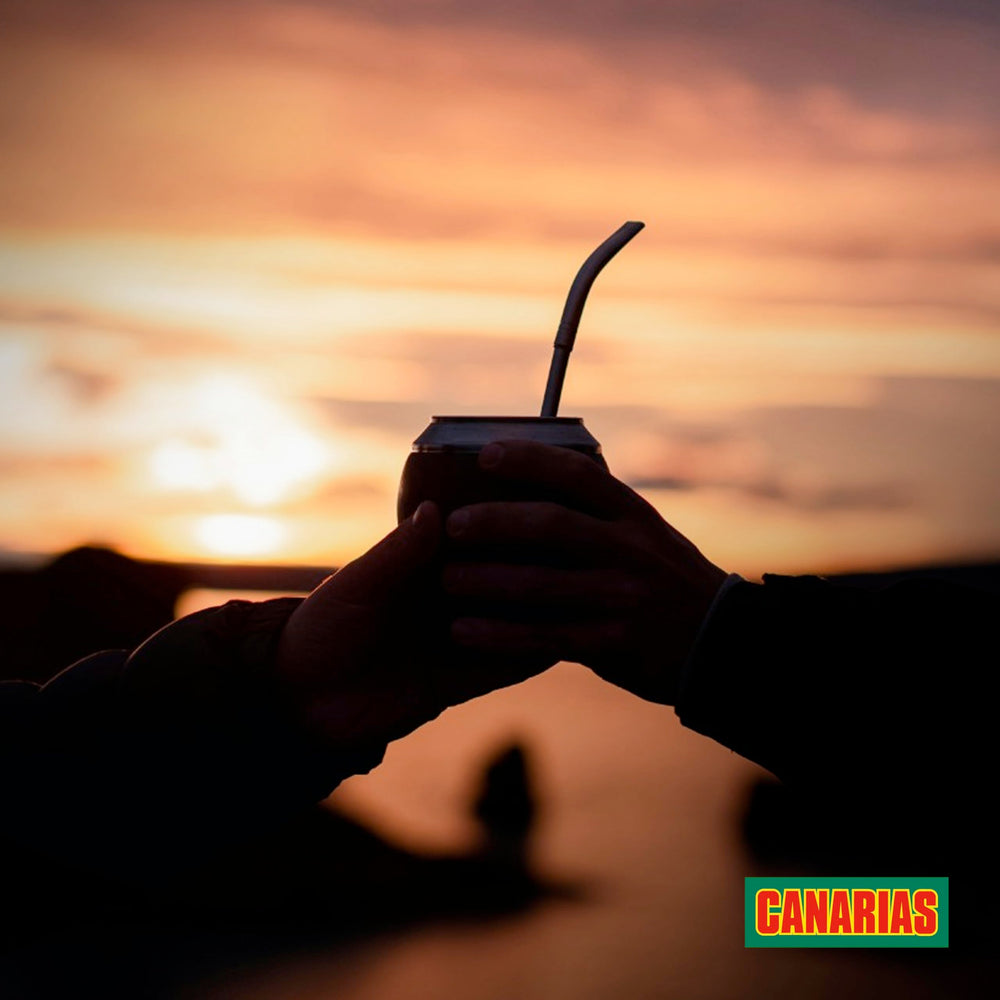 Canarias hojas sueltas y hierbas mezcladas, evidencia de ingredientes naturales