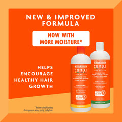 Cantu textura cremosa del champú mostrando espuma nutritiva y limpieza suave