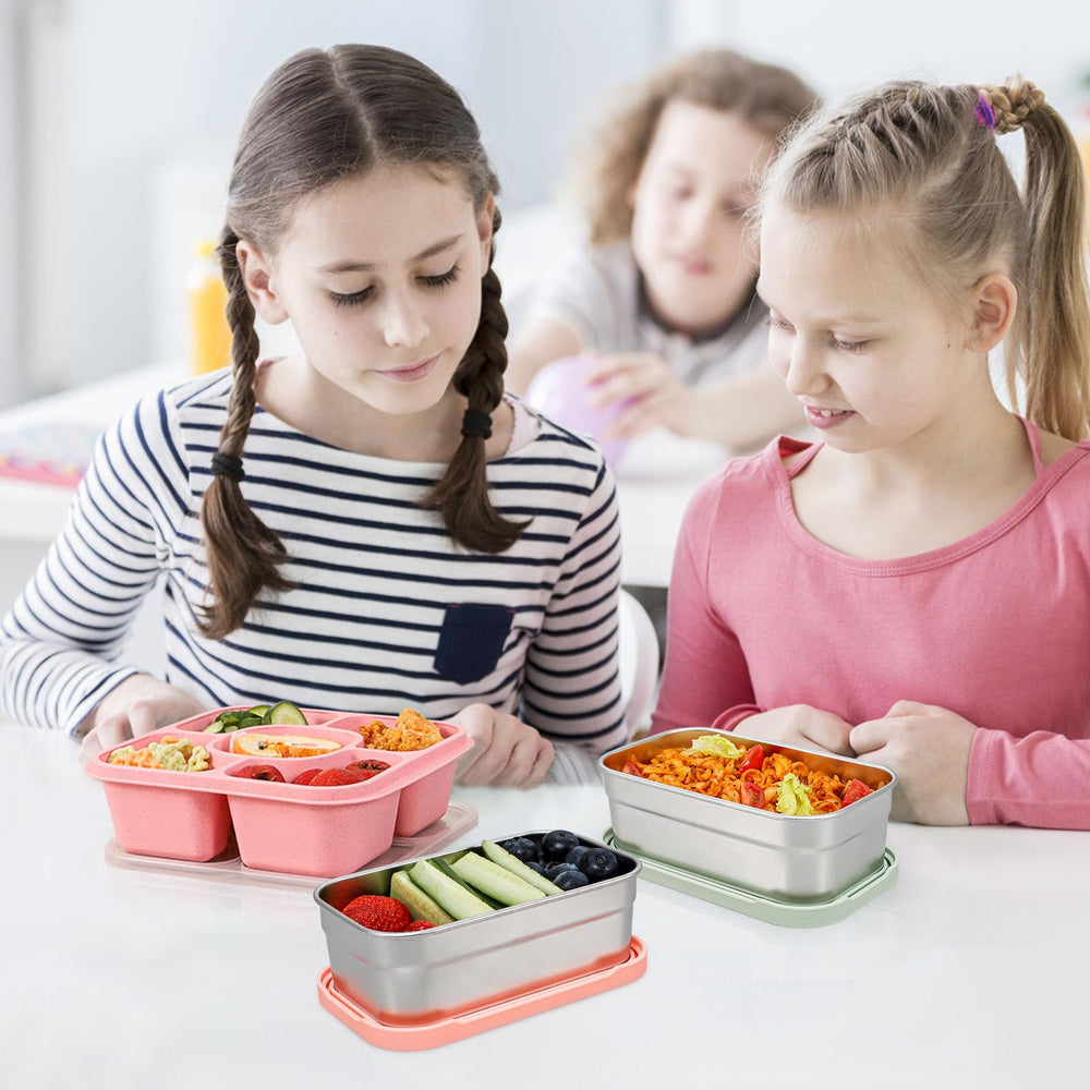 Caperci contenedor en uso con snacks, práctico para llevar almuerzo