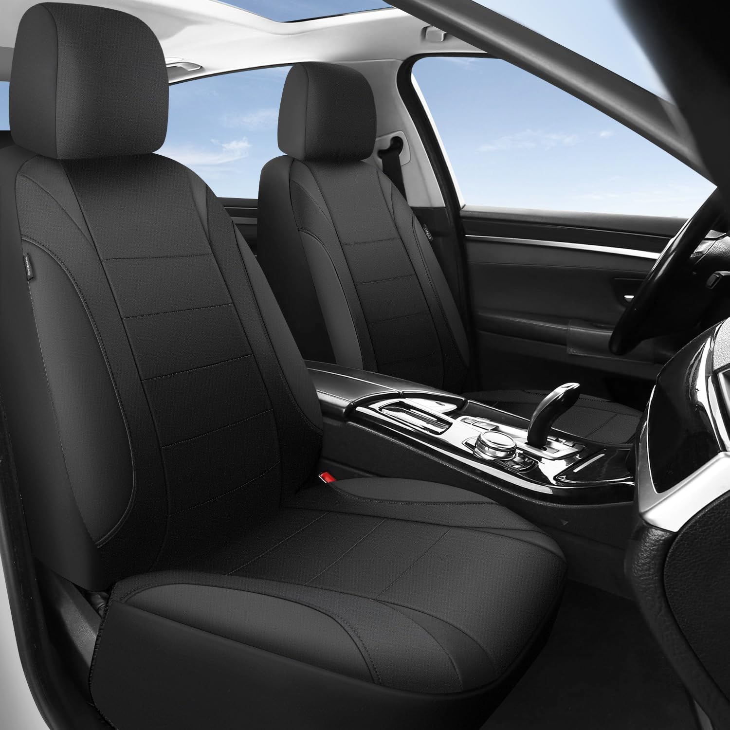 CAR PASS funda en uso en asiento delantero mostrando ajuste universal y confort