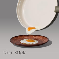 CAROTE detachable handle attached to pan showing quick conversion benefit