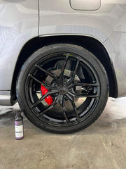 CARPRO Darkside neumático restaurado con color oscuro y aspecto renovado