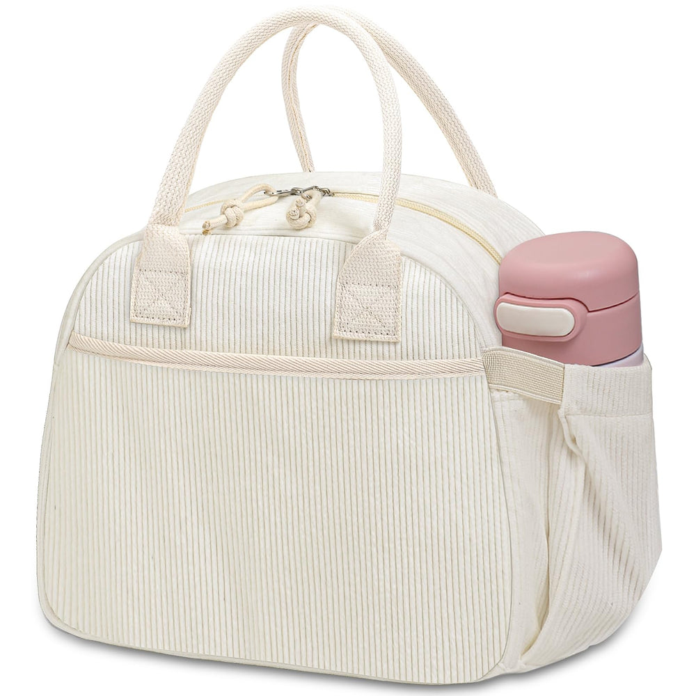 Carry bloom bolsillo lateral con botella demostrando su sujeción segura