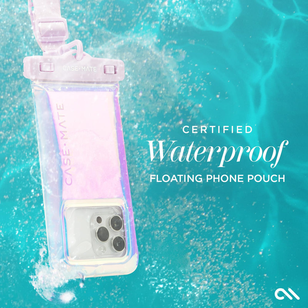 Case-Mate funda flotando en piscina para fácil recuperación