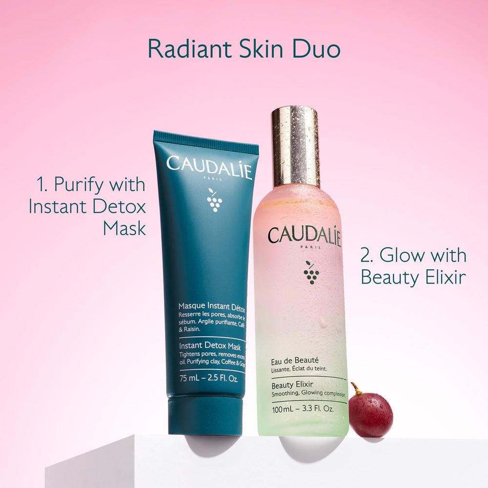 Caudalie Beauty Elixir dentro de un bolso de viaje para retoques en movimiento