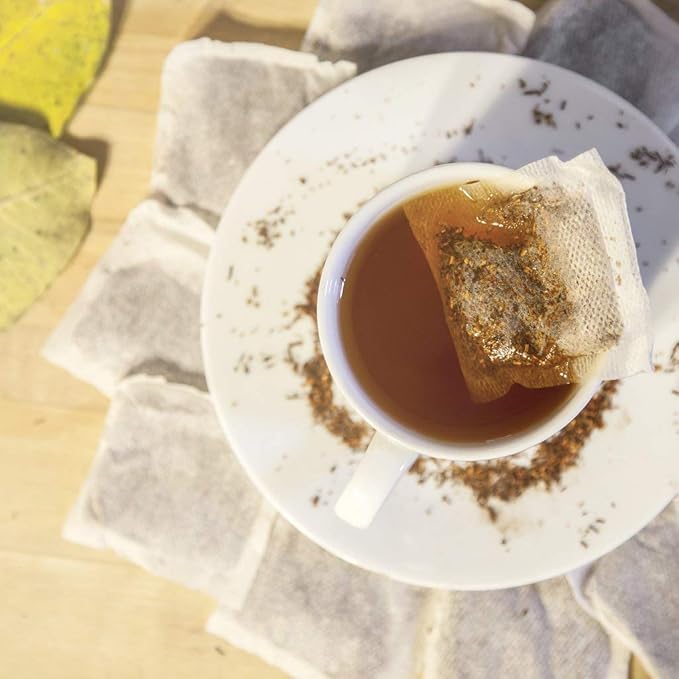 Cederberg Tea Company caja en mano para comparar tamaño y cantidad del paquete