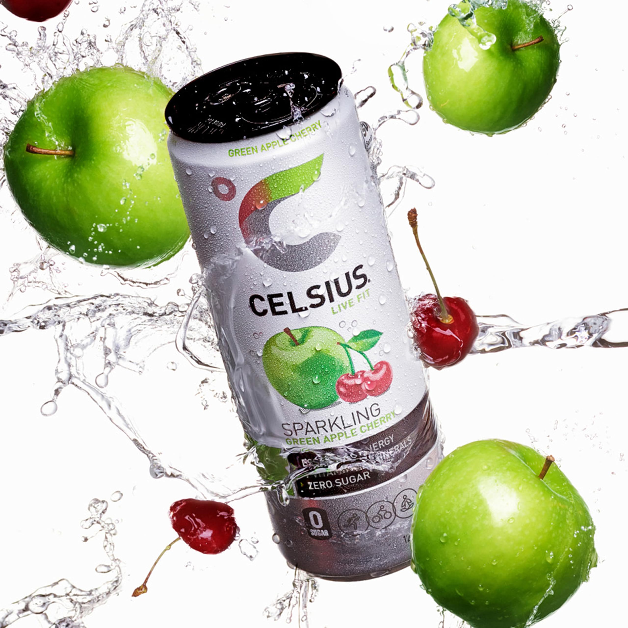 CELSIUS lata junto a pesas como bebida preentreno para mayor rendimiento