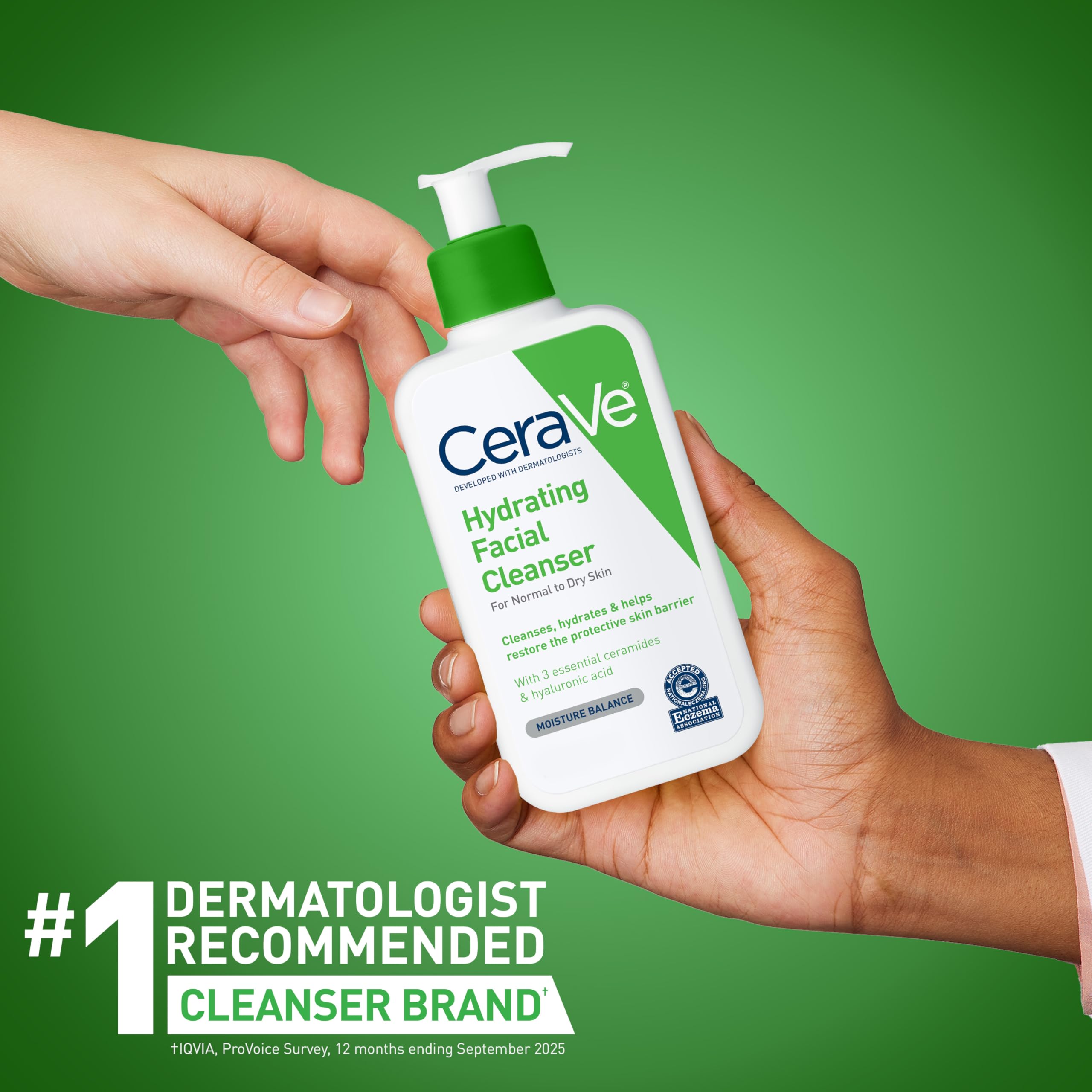 CeraVe en ambiente de baño que transmite uso diario y confort