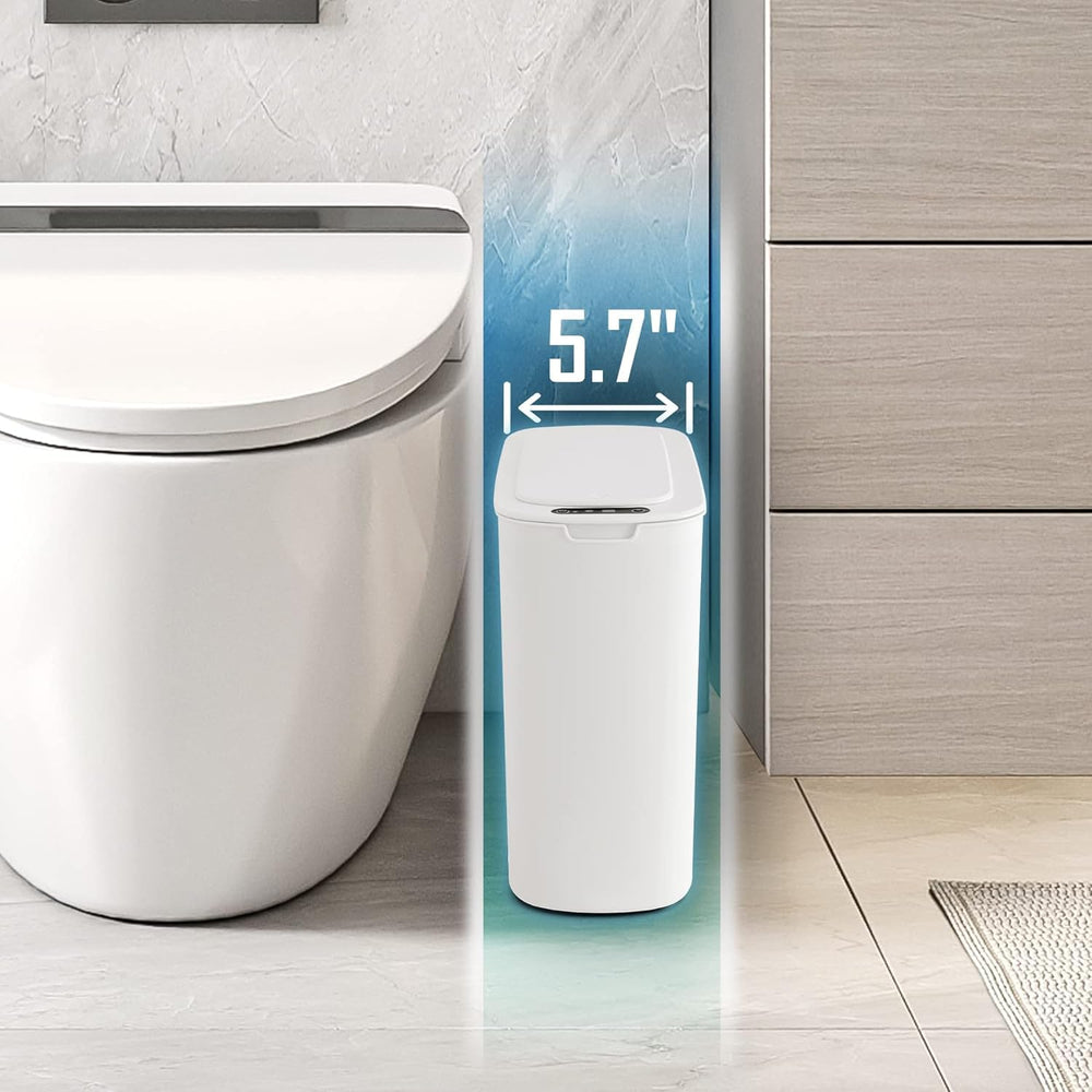 Cesun colocado en esquina de baño optimizando espacio reducido