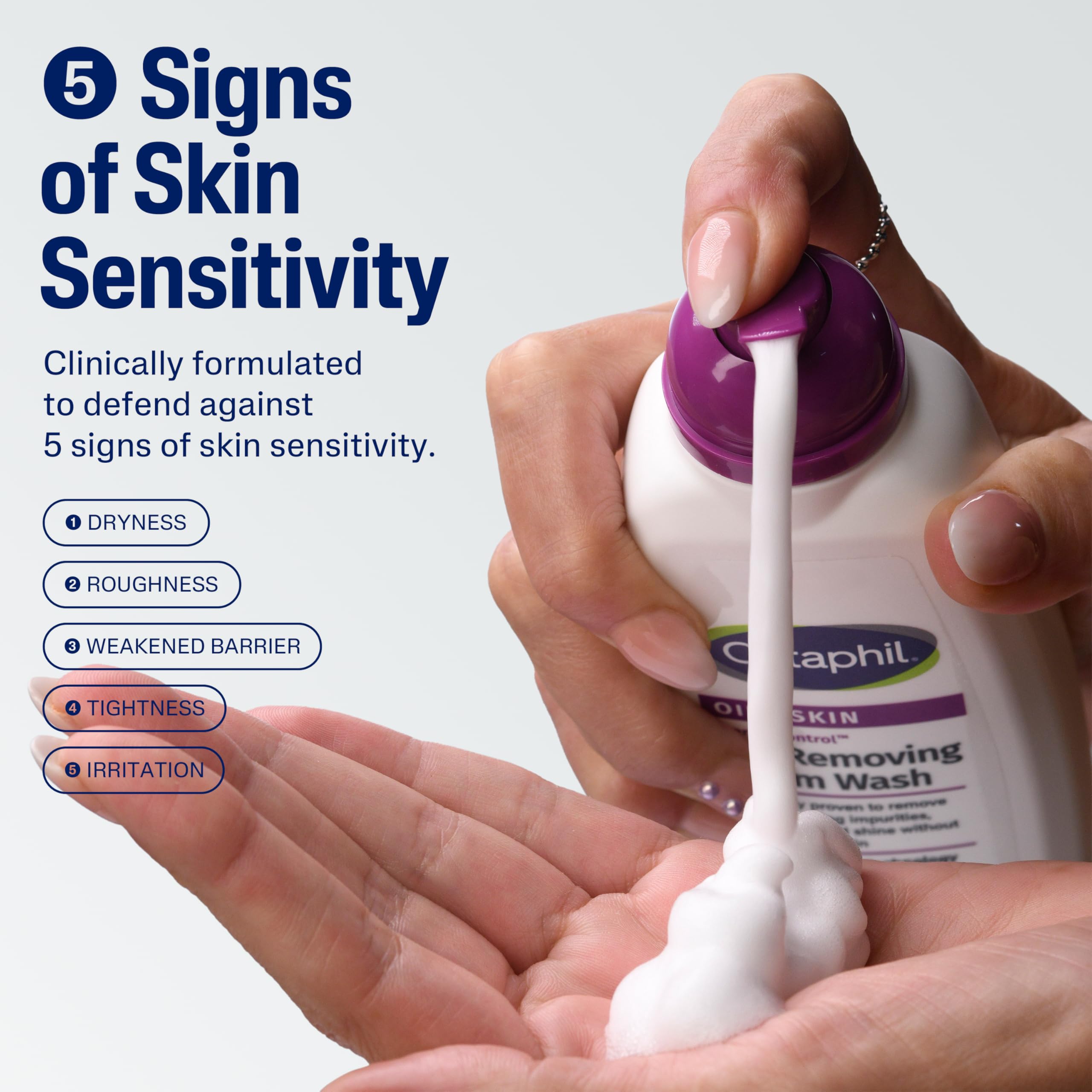 Cetaphil espuma ligera en mano que muestra textura suave y eficaz