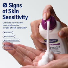 Cetaphil espuma ligera en mano que muestra textura suave y eficaz