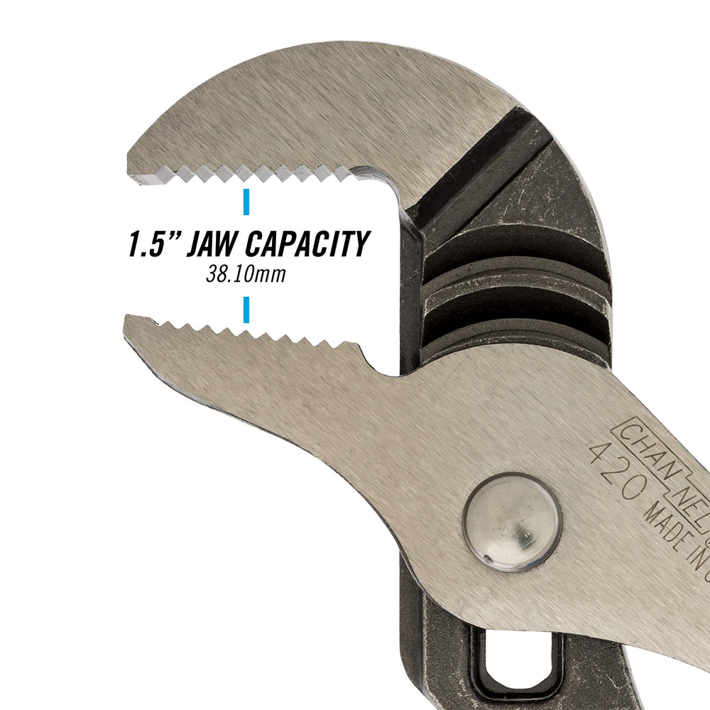 Channellock sobre banco de taller en entorno profesional