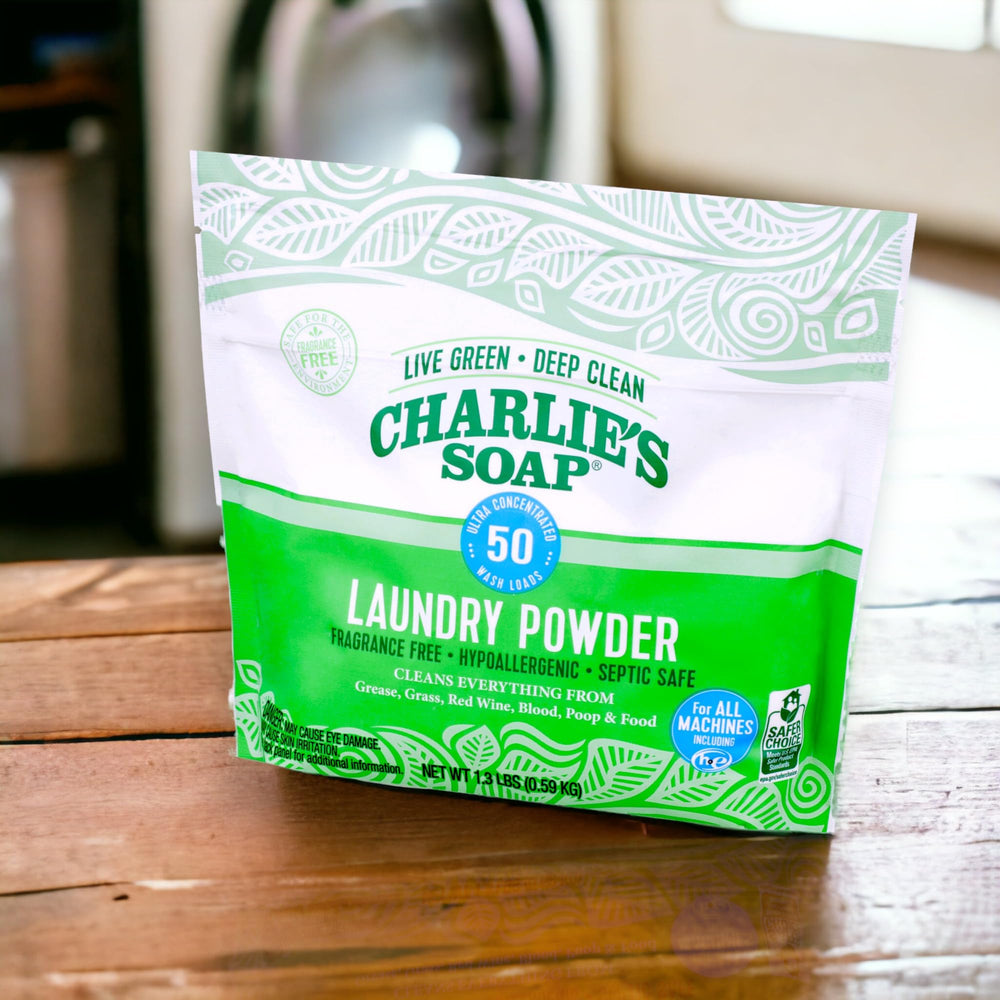 Charlie’s Soap escena de hogar con ropa colgada, opción responsable para ropa diaria