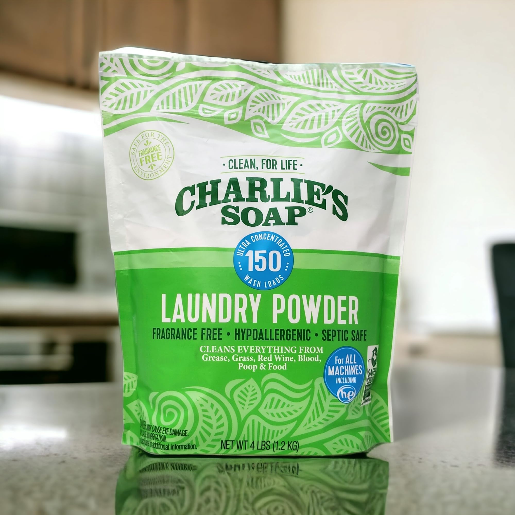 Charlie's Soap toallas y ropa deportiva limpias, mostrando absorción y cuidado de tejidos