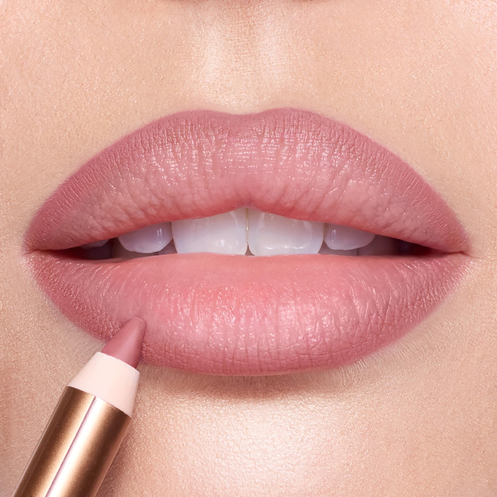Charlotte Tilbury comparación tamaño real del lápiz para llevar en bolso