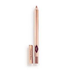 Charlotte Tilbury frente del empaque mostrando diseño elegante y beneficios