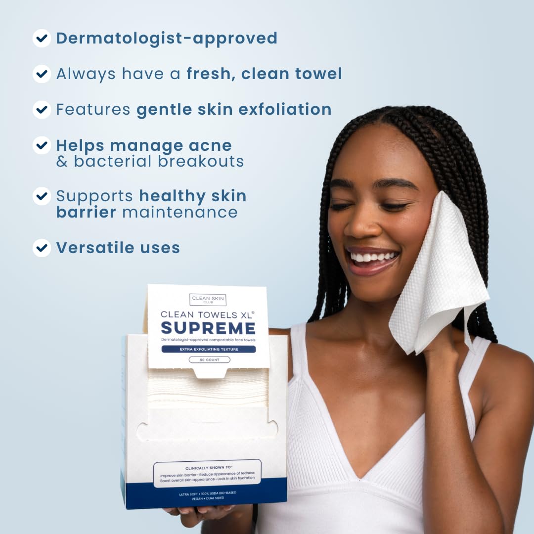 Clean Skin Club toallas en neceser durante viaje para limpieza instantánea