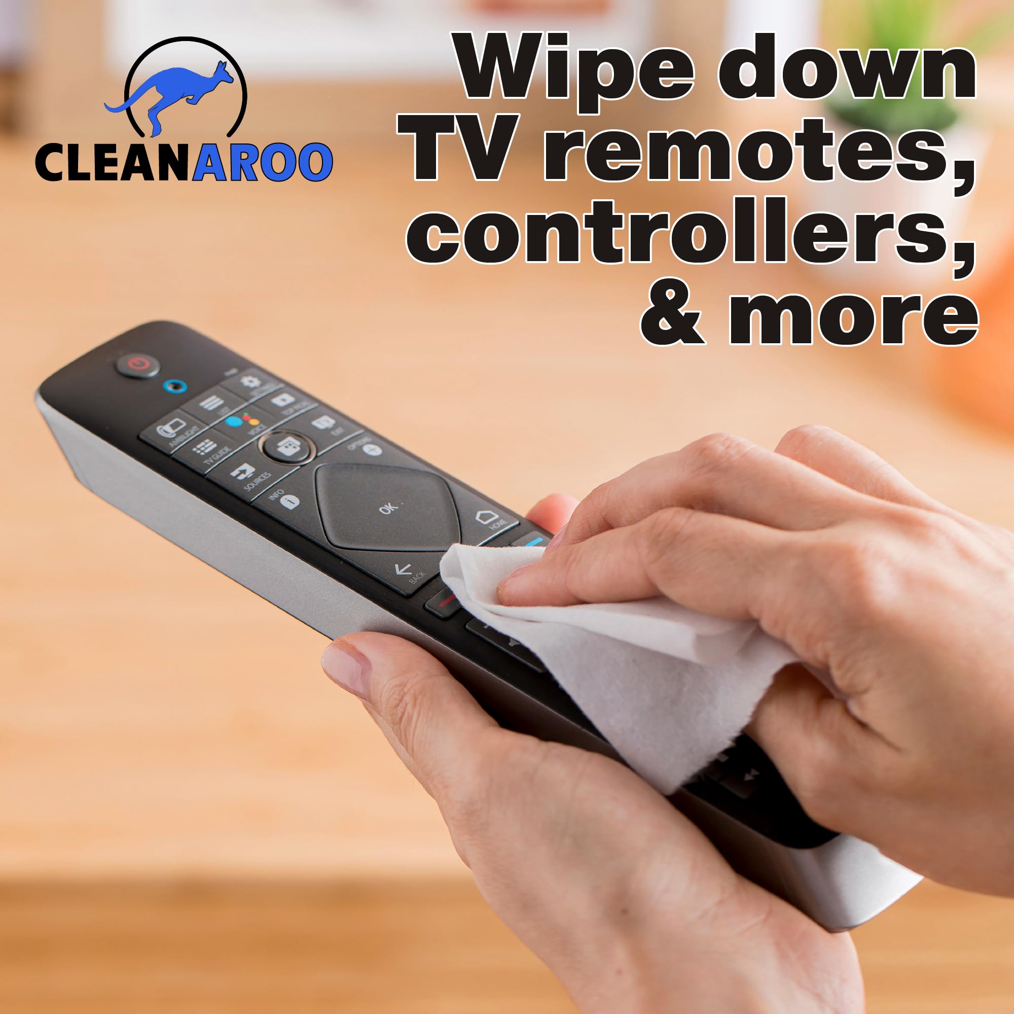 Cleanaroo comparación de tamaño junto a una mano para escala práctica