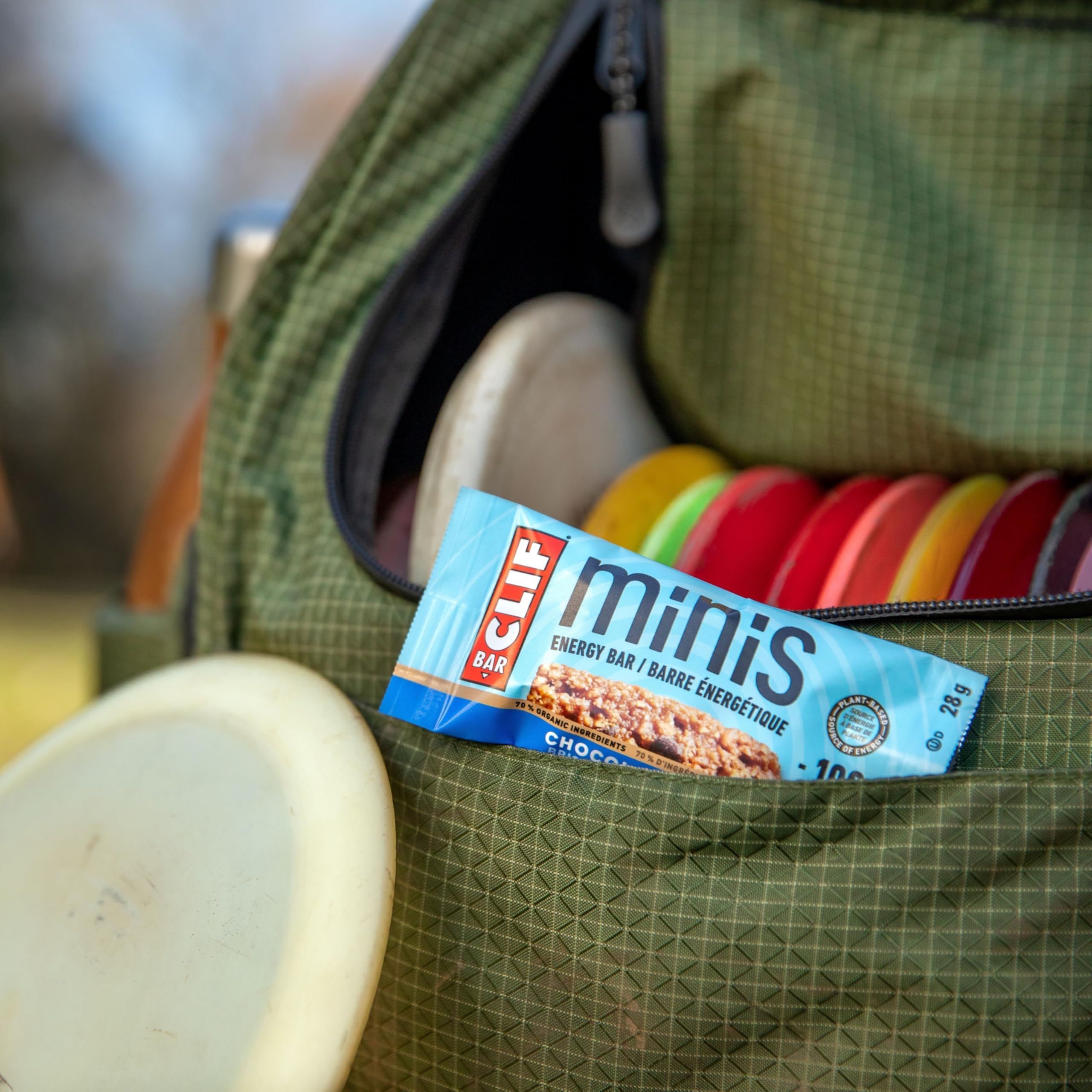 CLIF Bar Mini en mochila y botella para energía en movimiento