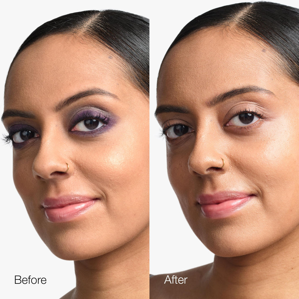 Clinique detalle de la textura líquida que disuelve maquillaje rápido