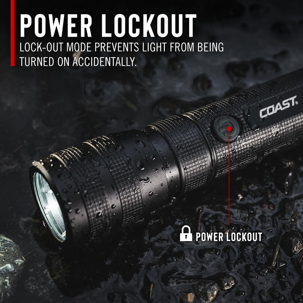 Coast G60R iluminando una tienda de campaña en uso nocturno outdoor