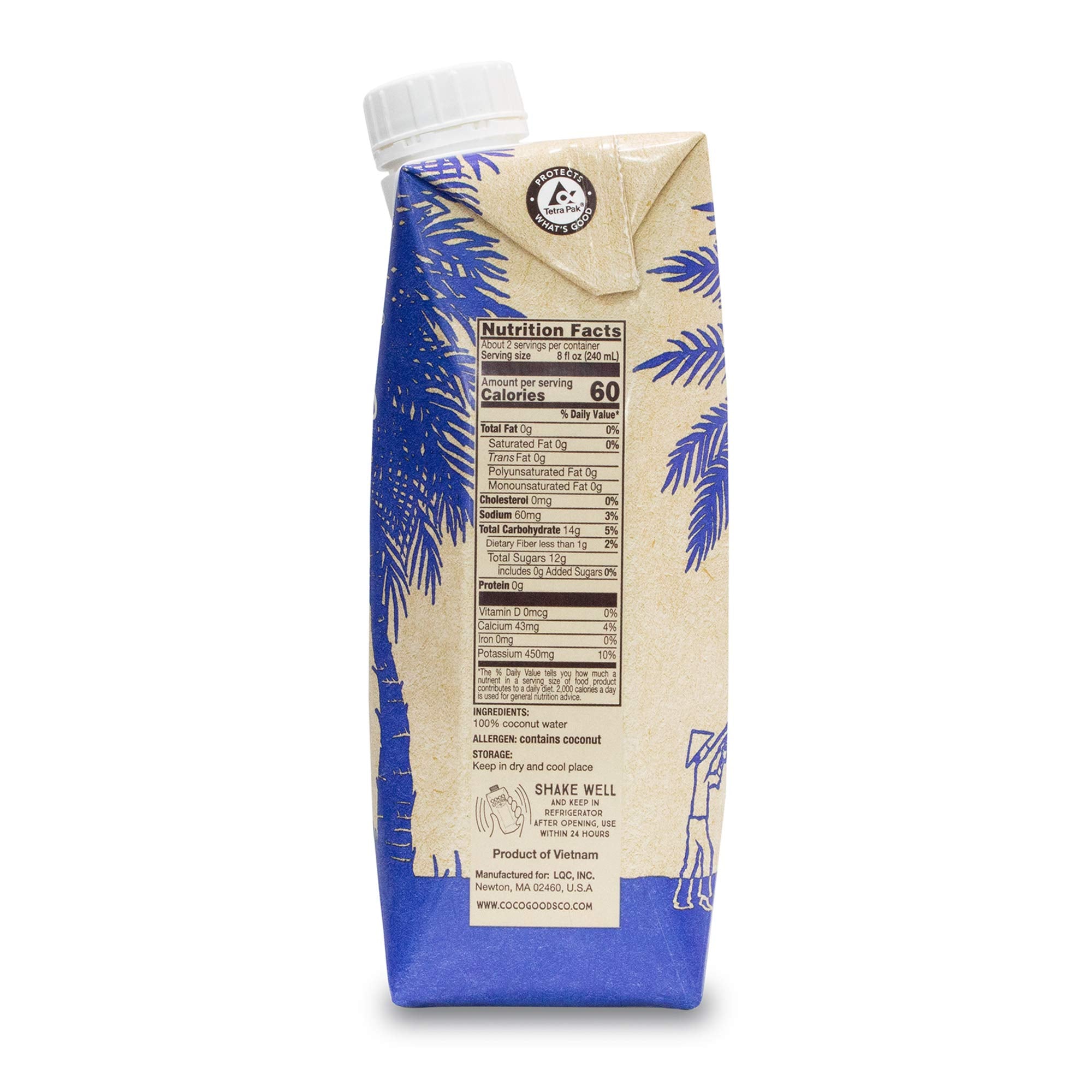 CocoGoodsCo botella en ambiente de playa, resalta uso refrescante al aire libre