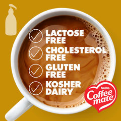 Coffee mate botella junto a mano para comparar tamaño y porciones
