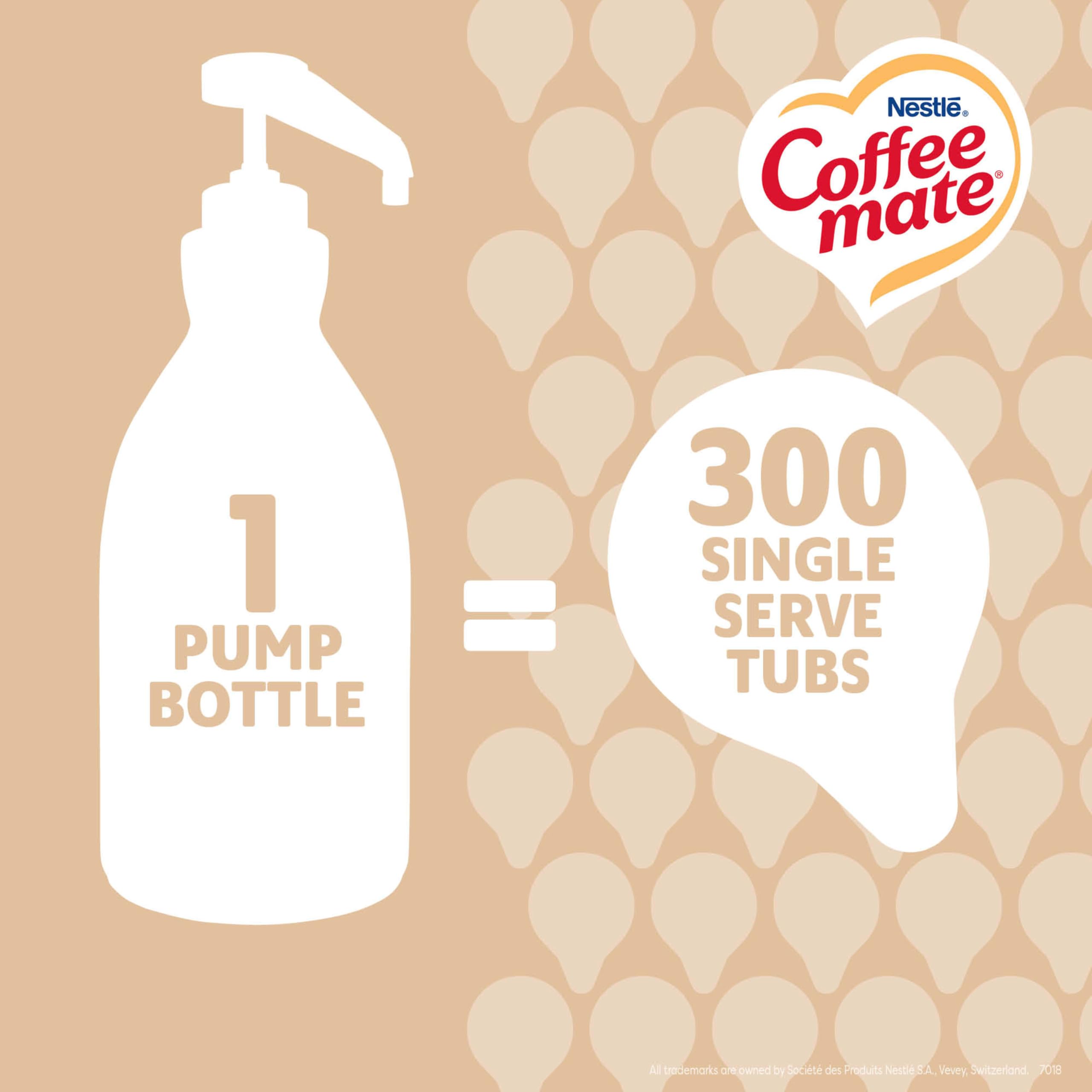 Coffee Mate crema concentrada en cucharilla mostrando textura cremosa y sabor