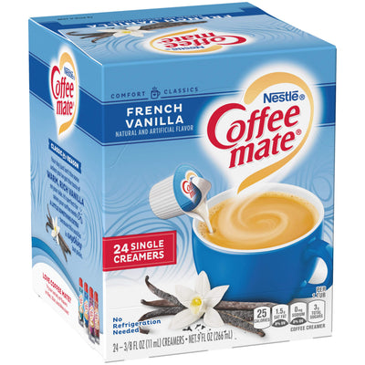 Coffee-mate tubito en primer plano listo para abrir y usar