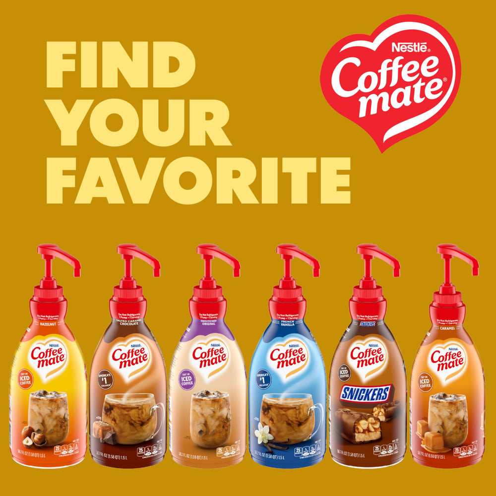 Coffee mate siendo usado en estación de café de oficina para rapidez