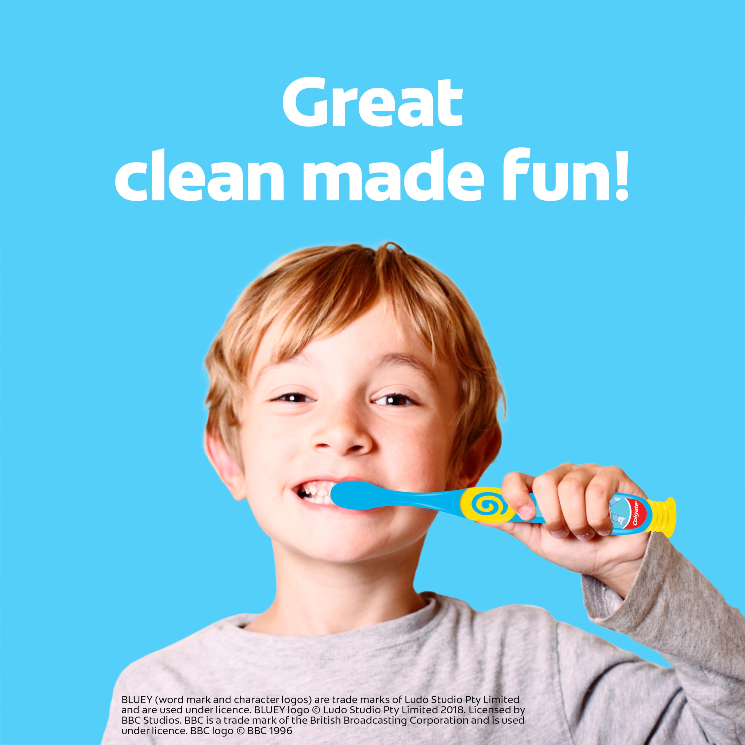 Colgate Bluey niño usando cepillo eléctrico, facilita limpieza guiada