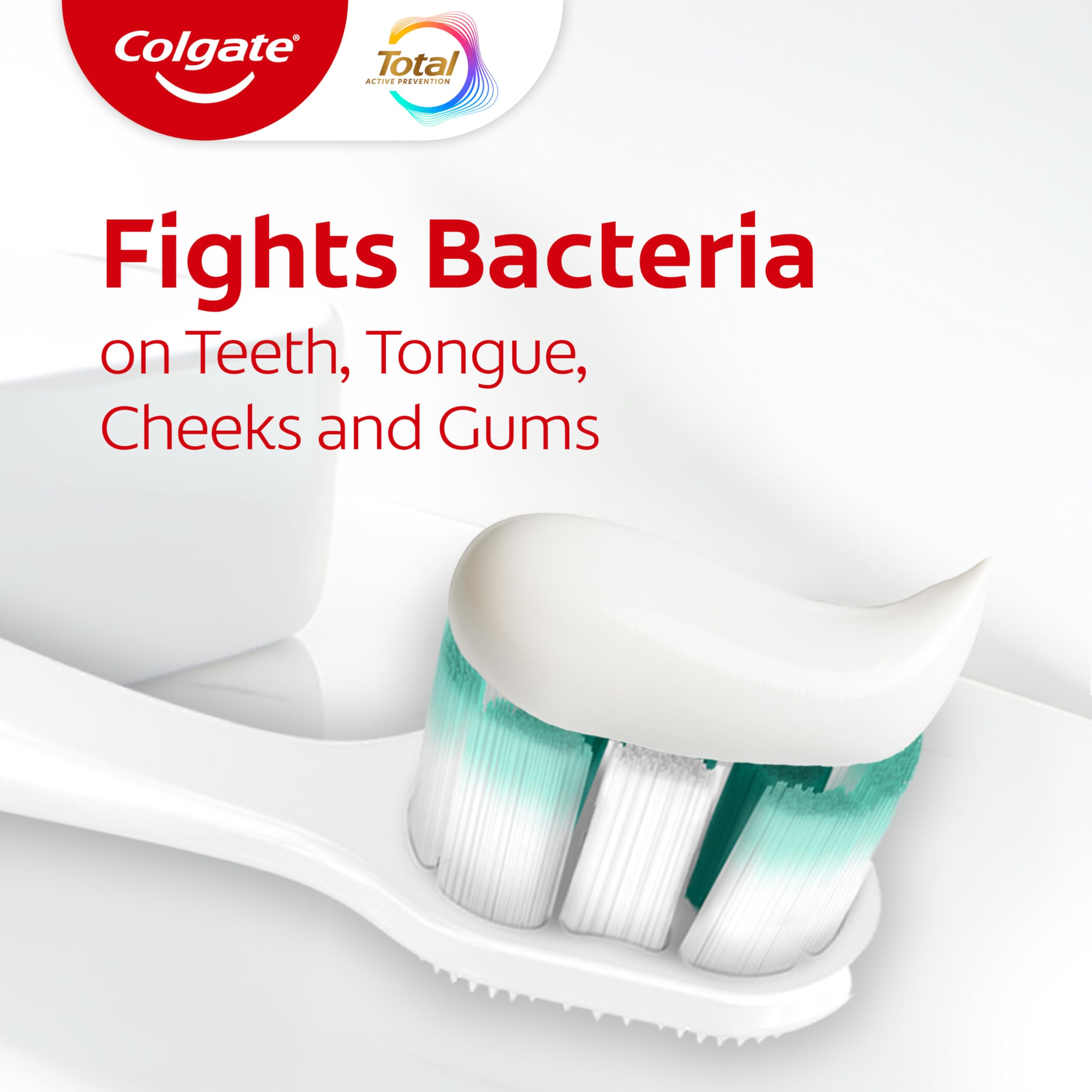 Colgate Total uso en baño familiar mostrando uso cotidiano y almacenamiento