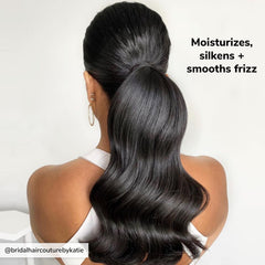 COLOR WOW aplicando en cabello húmedo para desenredar y sellar