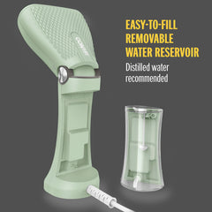 Conair Power Steam plegado en una maleta ideal para viajes y almacenamiento