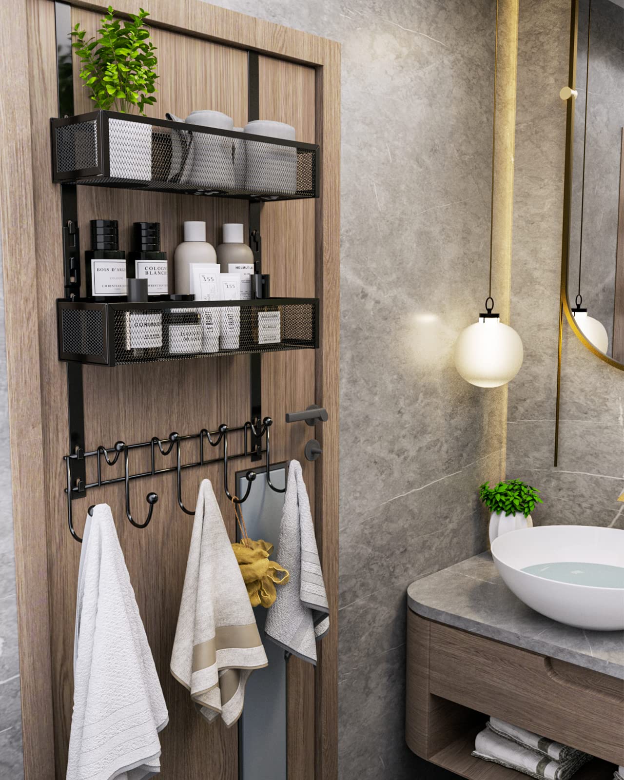 Consumest ambiente de baño con el organizador instalado, solución estética y funcional