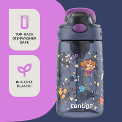 Contigo niña usando la botella con una mano, cómodo y práctico para niños
