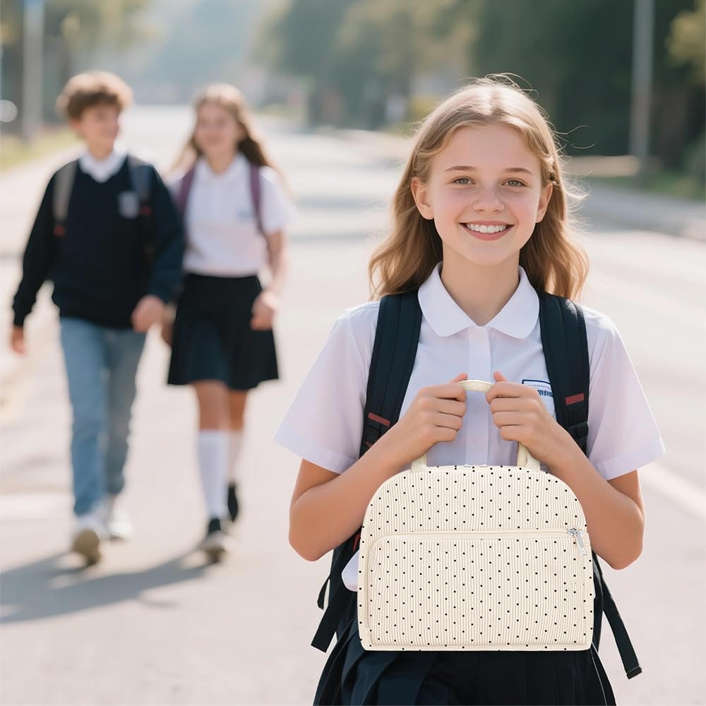 Coobiiya uso en picnic sobre césped, transporte cómodo y estilo práctico