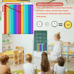 COOVA niños usando el kit en clase promoviendo participación y aprendizaje activo