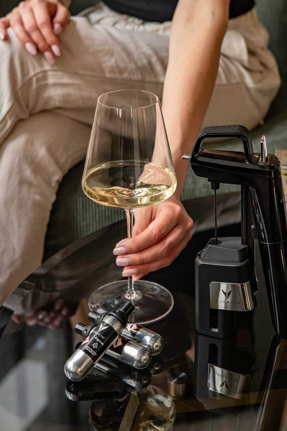 Coravin capsule installed in device for reliable pours and simple replacement