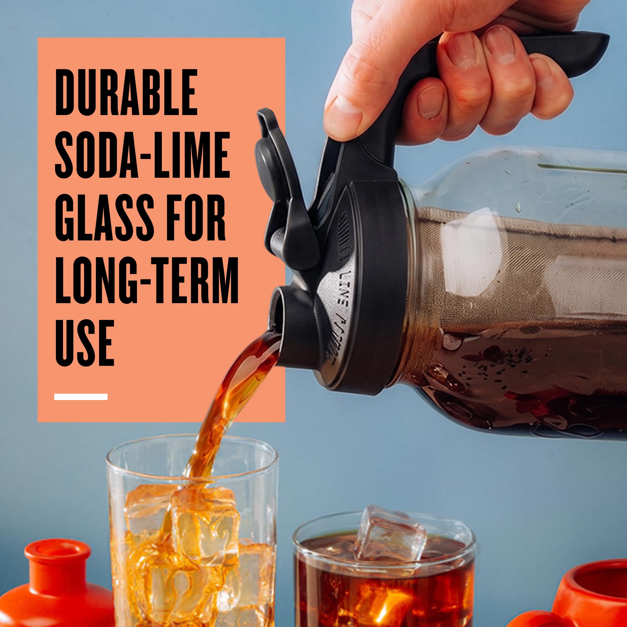 County Line Kitchen jarra siendo llenada para preparar cold brew limpio