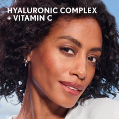 COVERGIRL etiqueta con ingredientes clave hialurónico y vitamina C, aporta hidratación
