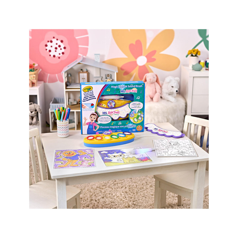 Crayola actividad familiar con niños disfrutando y beneficio aprendizaje lúdico