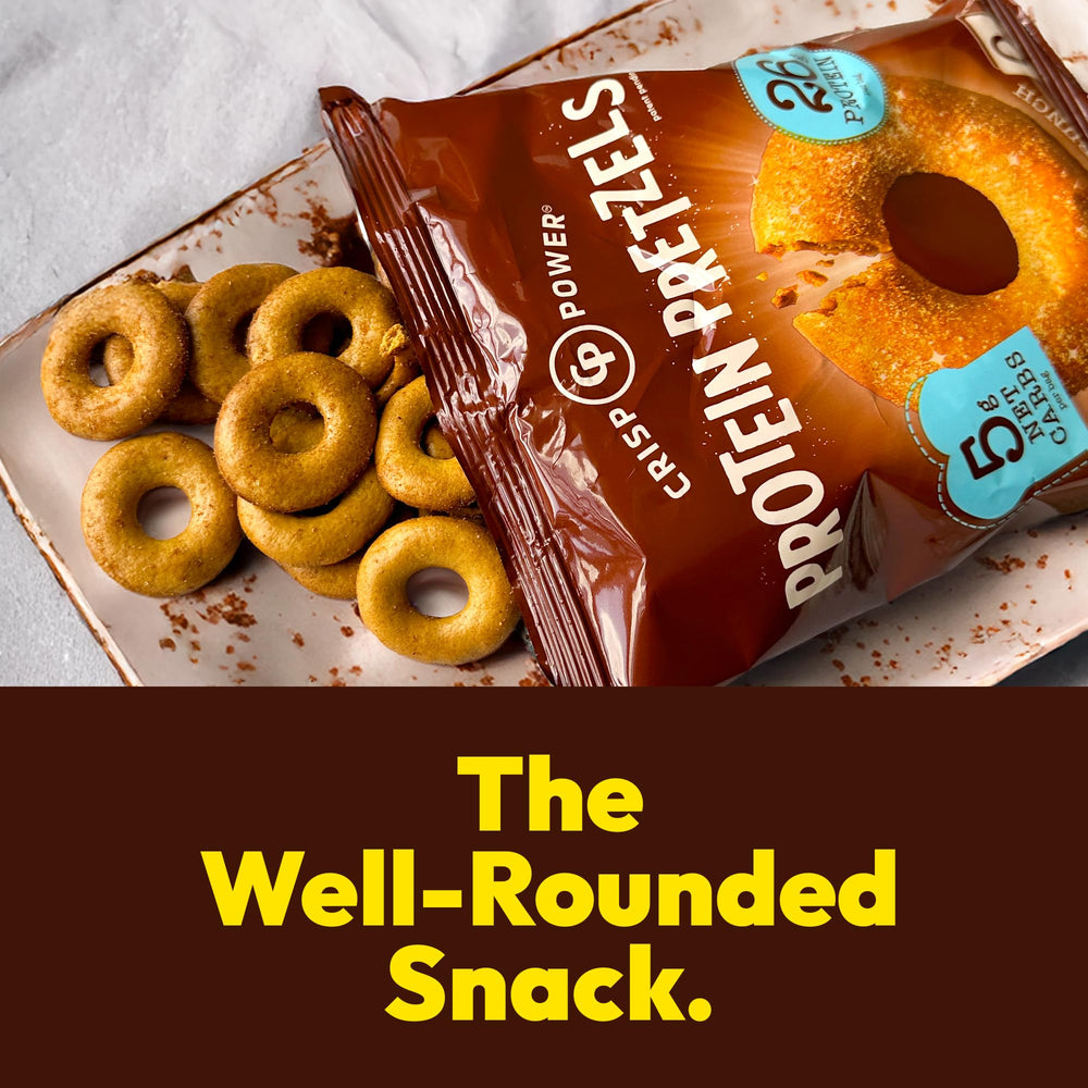 Crisp Power pretzels en mesa de merienda, ideal para disfrutar en reuniones