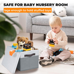 Criusia caja en dormitorio conteniendo ropa y mantas