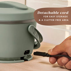 Crock-Pot close-up of tight-closing lid preventing spills and leaks