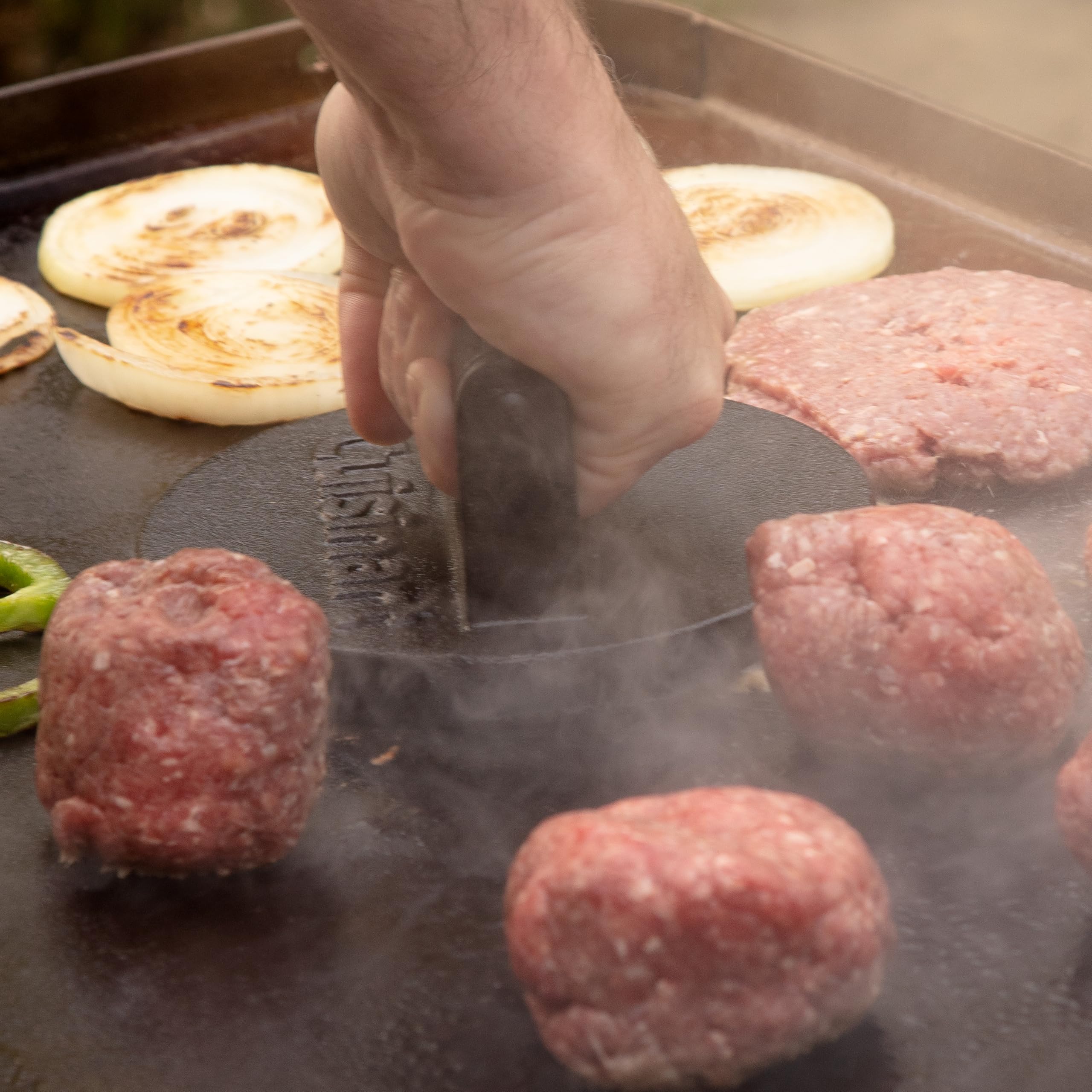 Cuisinart etiqueta en la pieza que indica material resistente y duradero